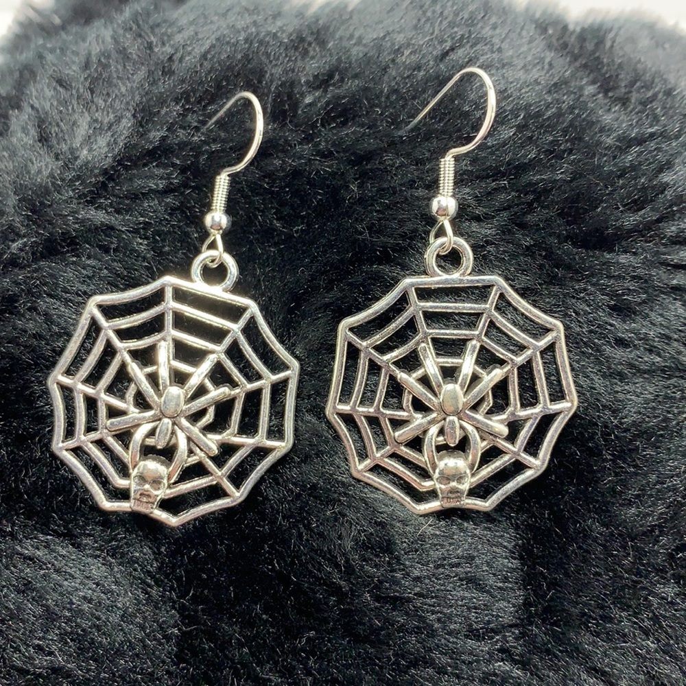 🖤🖤🖤SpiderWeb Earrings 🕷🕷🕷Halloween